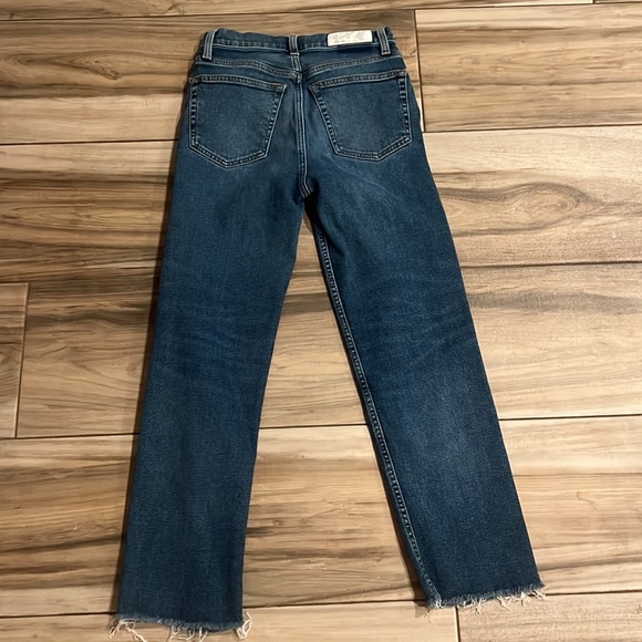 RE/DONE 70’s stovepipe P0:4586
STYLE: 164-3WSTV27
COLOR: WORN TRUE INDIGO - Picture 2 of 9